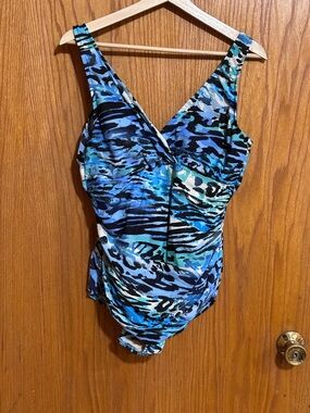 Miraclesuit Miradonna  swimsuit shaping fabric ruched front panel approx sz 18